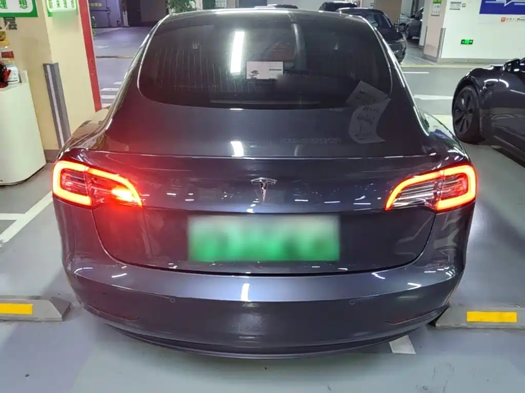 Tesla Model 3 — фото 6