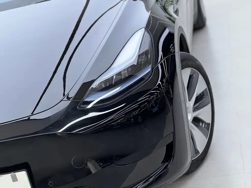 Tesla Model Y — фото 15