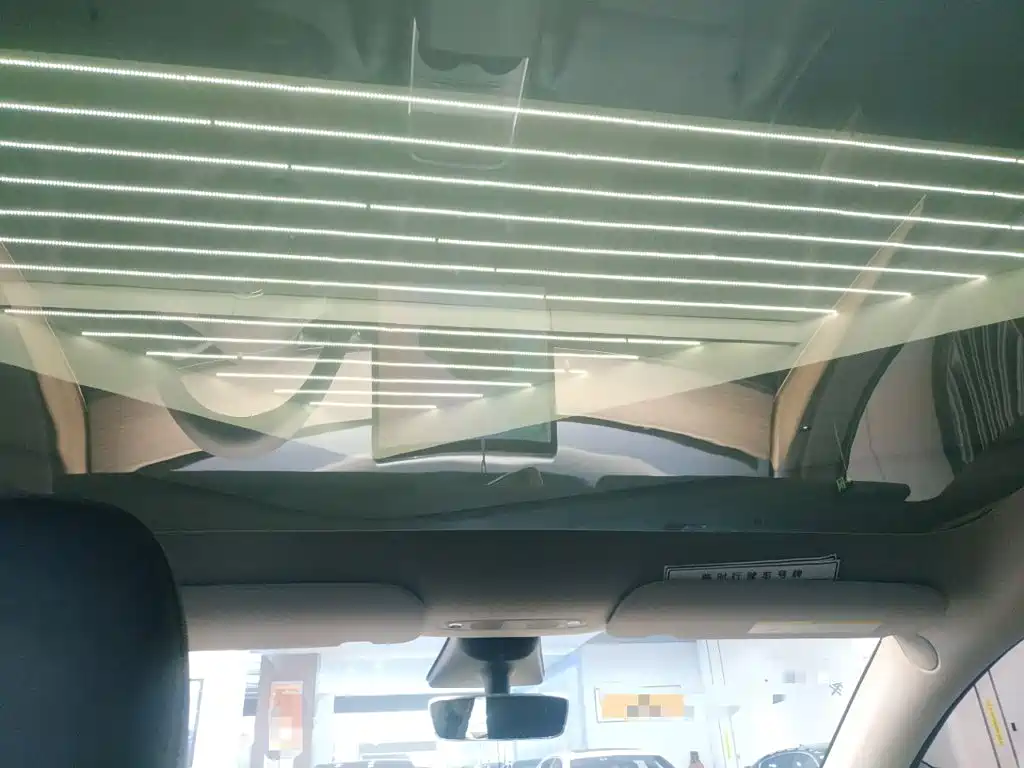 Tesla Model Y — фото 18