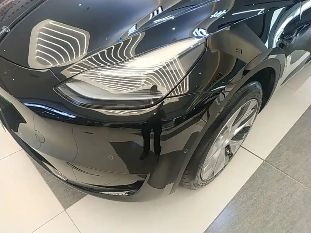 Tesla Model Y — фото 24