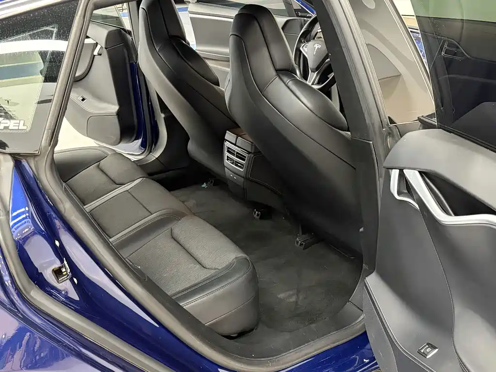 Tesla Model S — фото 11