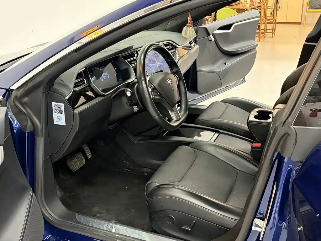 Tesla Model S — фото 5