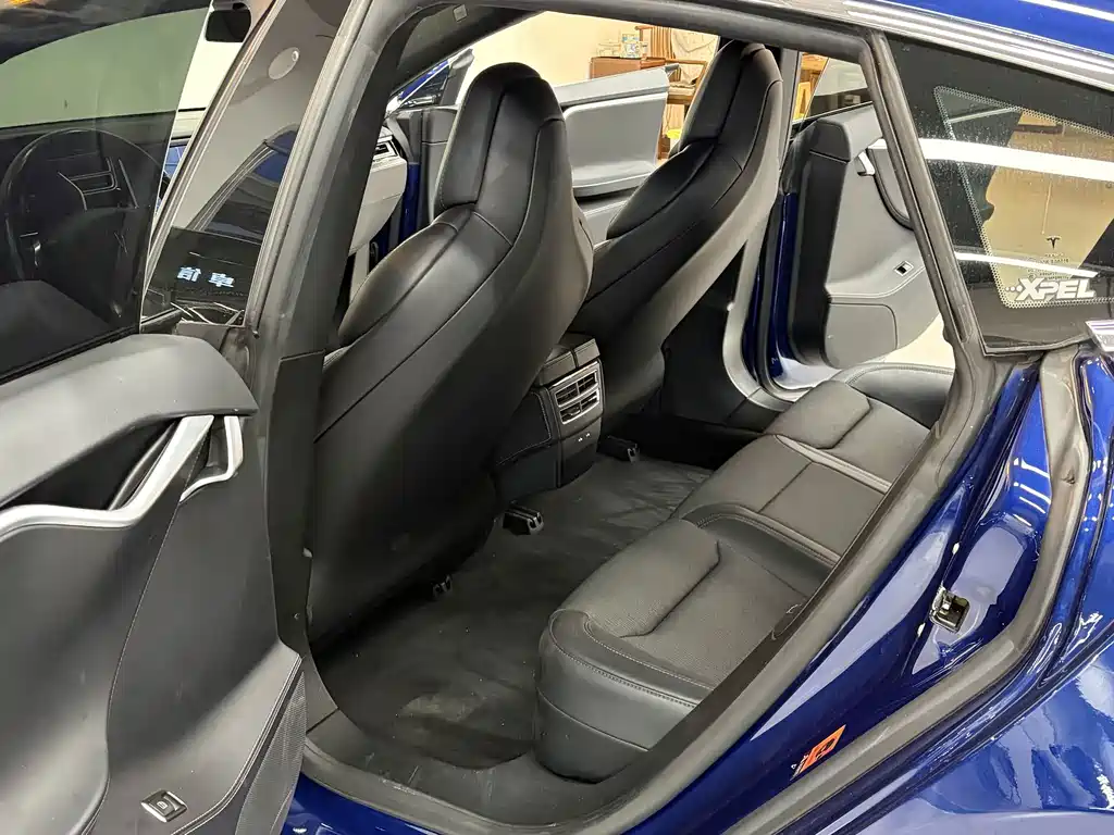 Tesla Model S — фото 6