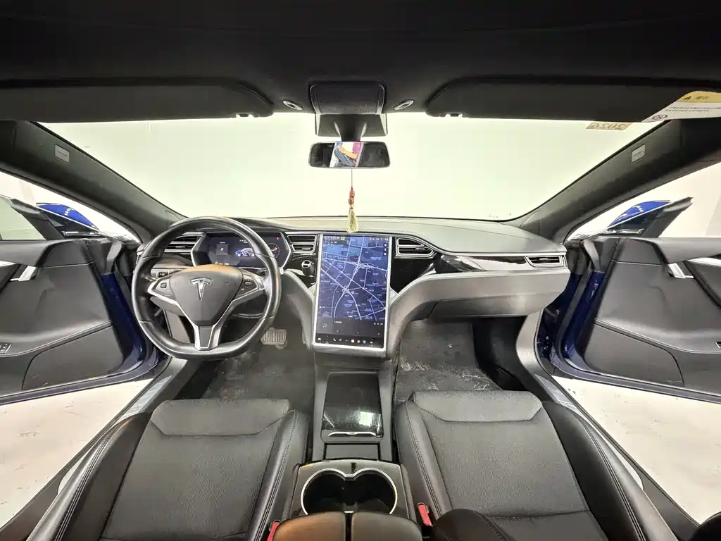 Tesla Model S — фото 8