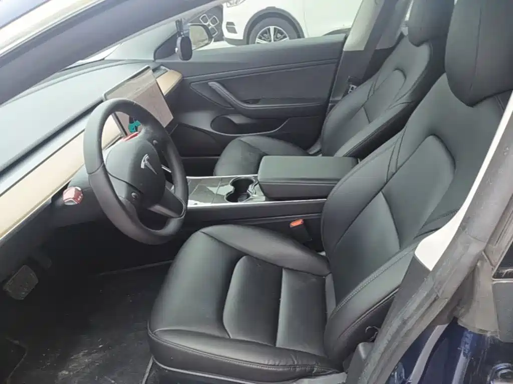 Tesla Model 3 — фото 15