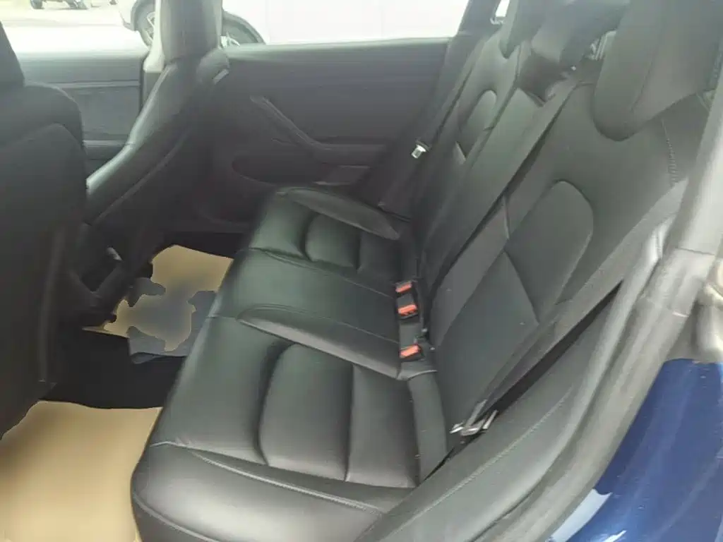 Tesla Model 3 — фото 17