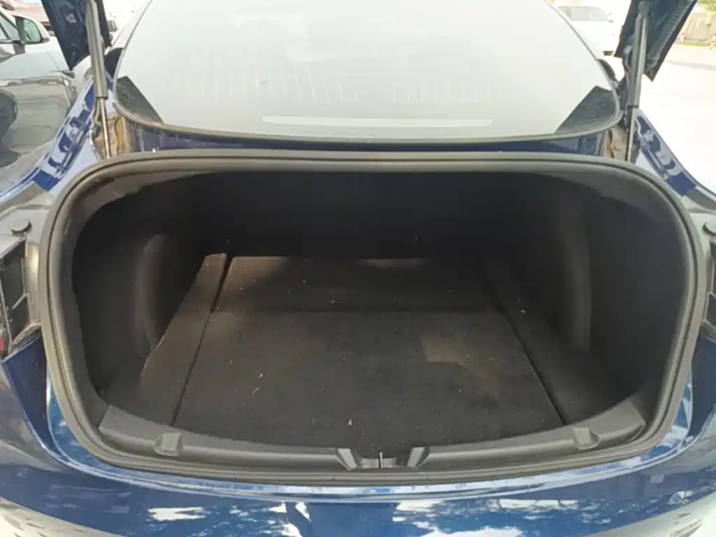 Tesla Model 3 — фото 19