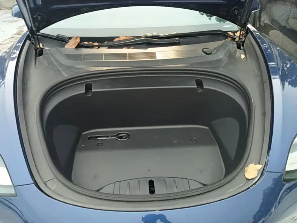 Tesla Model 3 — фото 20