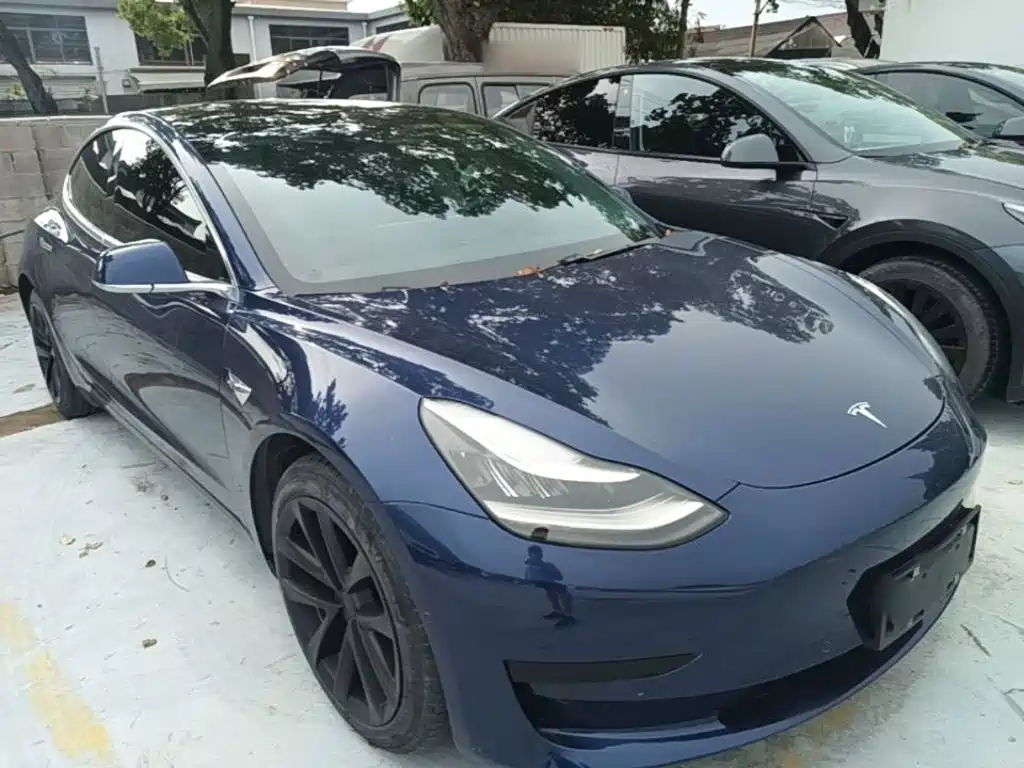 Tesla Model 3 — фото 4