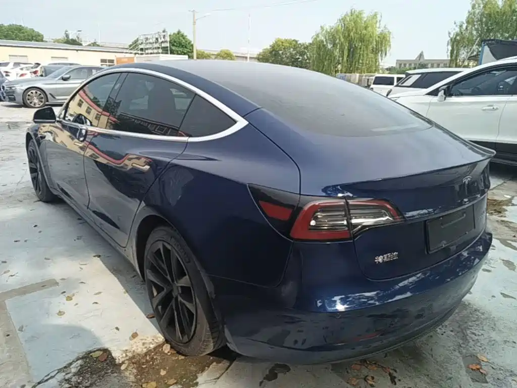 Tesla Model 3 — фото 5