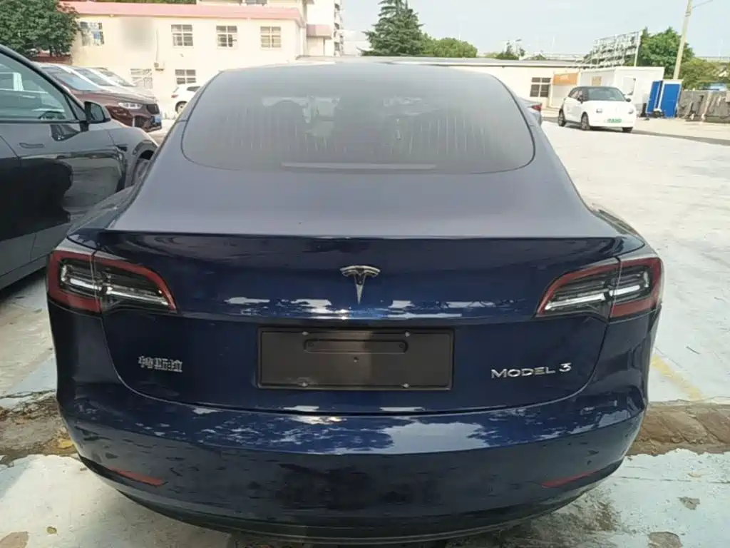 Tesla Model 3 — фото 6