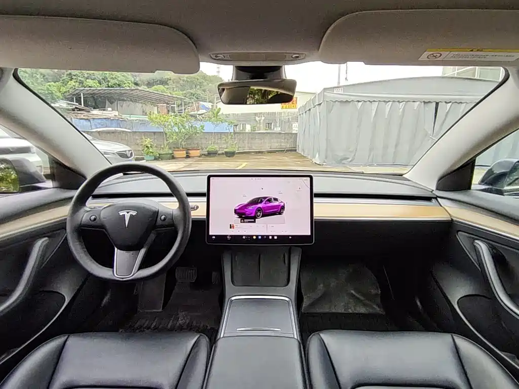 Tesla Model 3 — фото 10