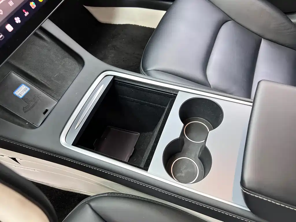 Tesla Model 3 — фото 29