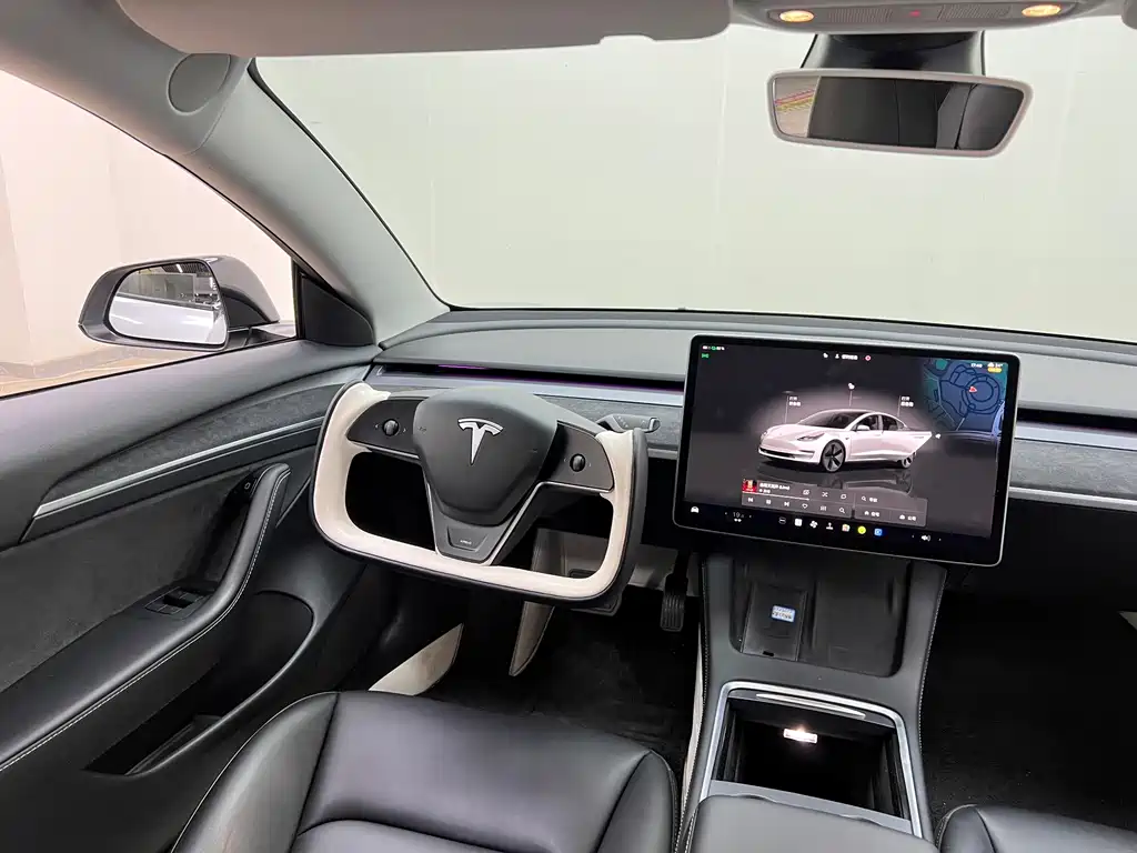 Tesla Model 3 — фото 31