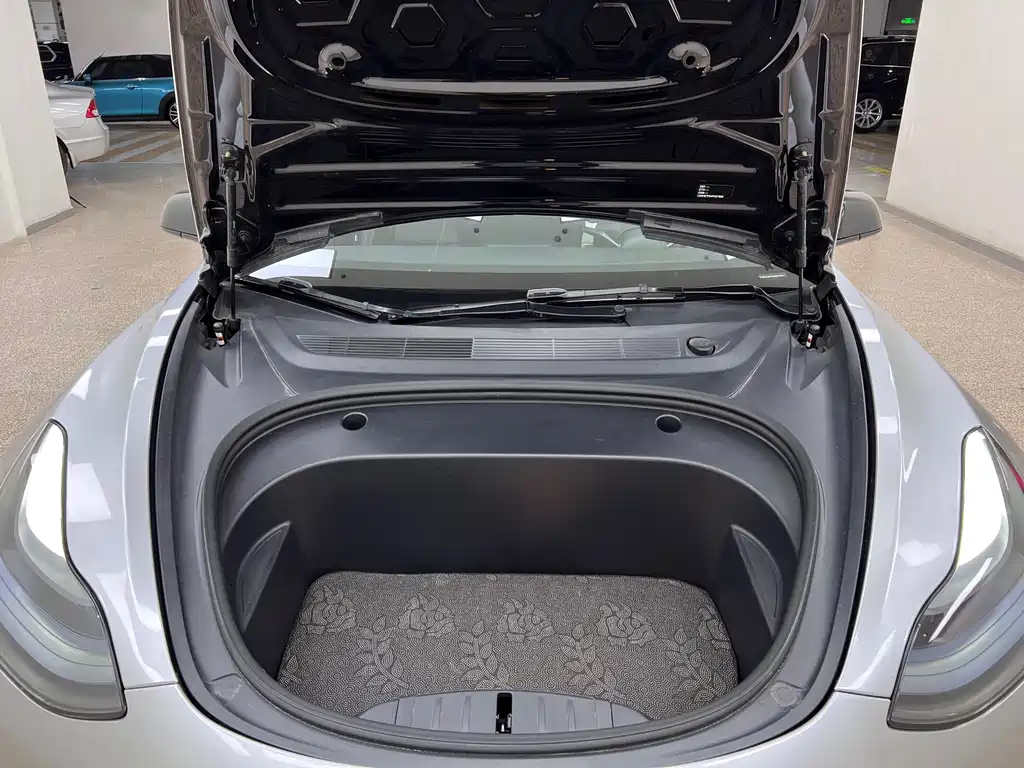 Tesla Model 3 — фото 33