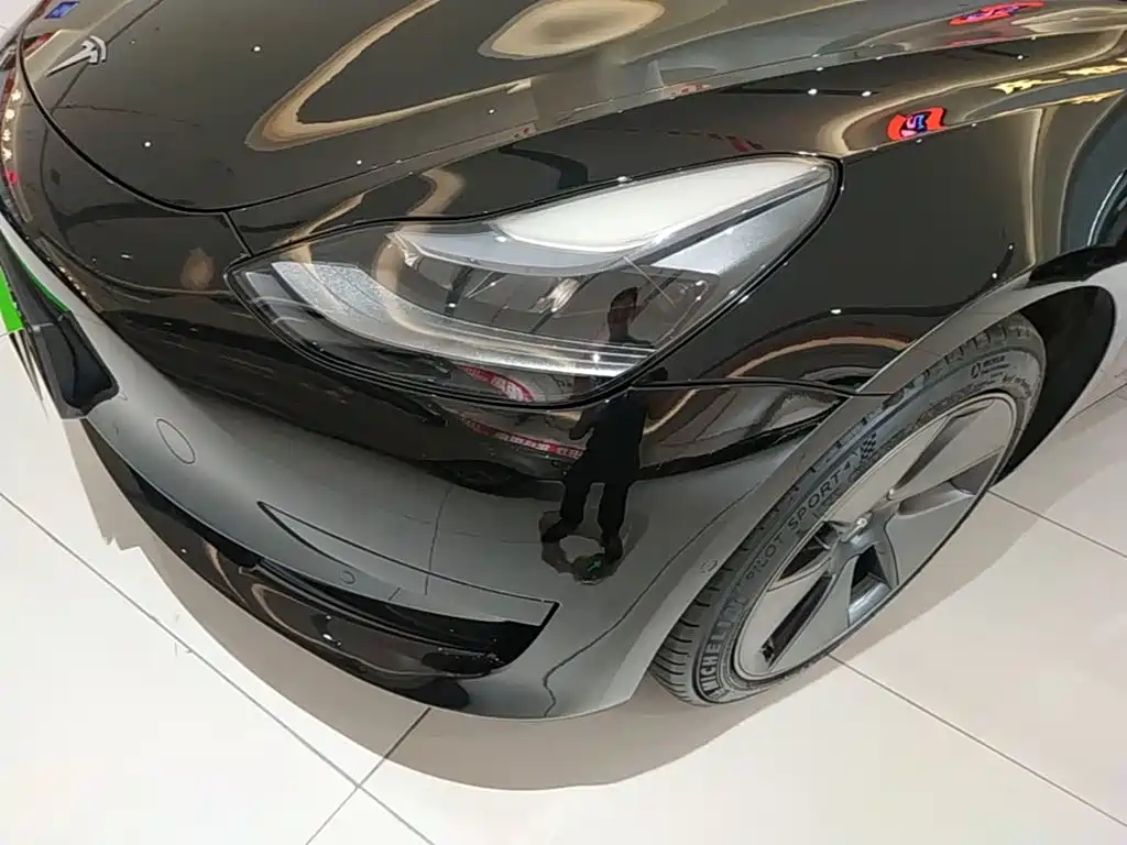 Tesla Model 3 — фото 24
