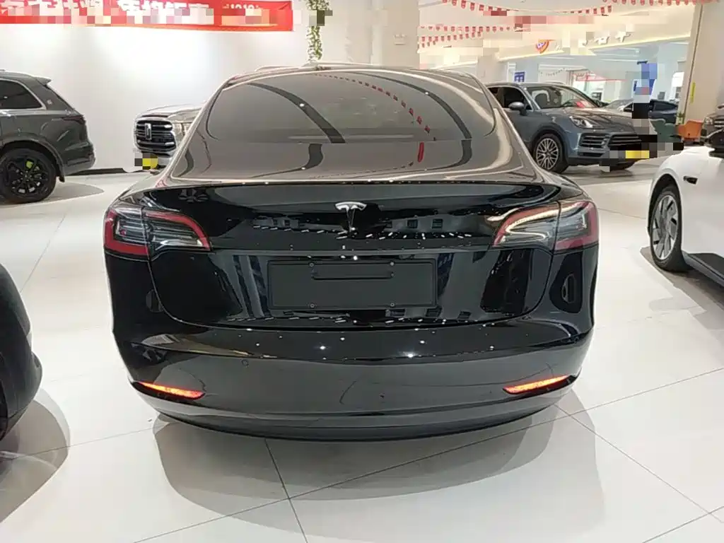 Tesla Model 3 — фото 6