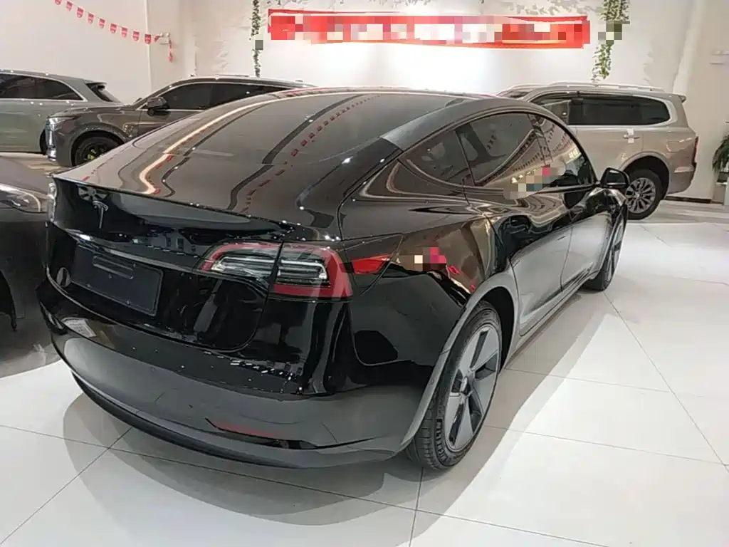 Tesla Model 3 — фото 7