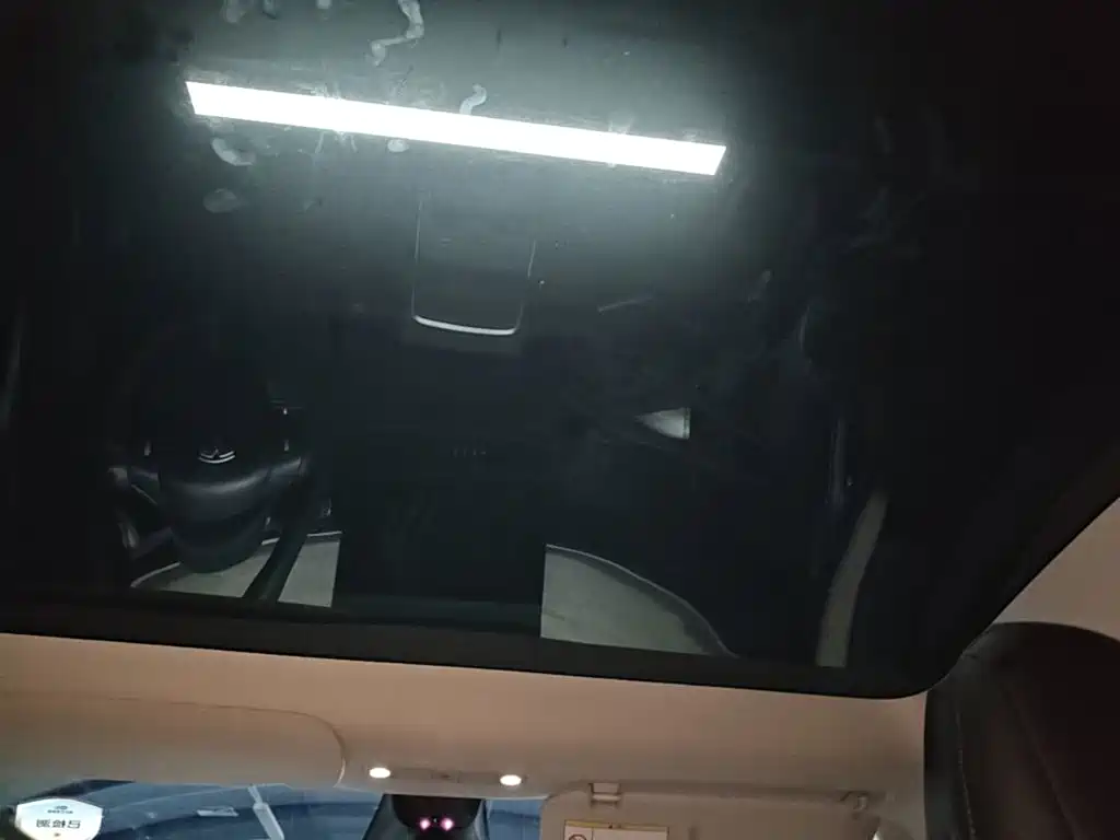 Tesla Model Y — фото 18