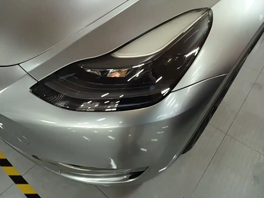 Tesla Model Y — фото 24