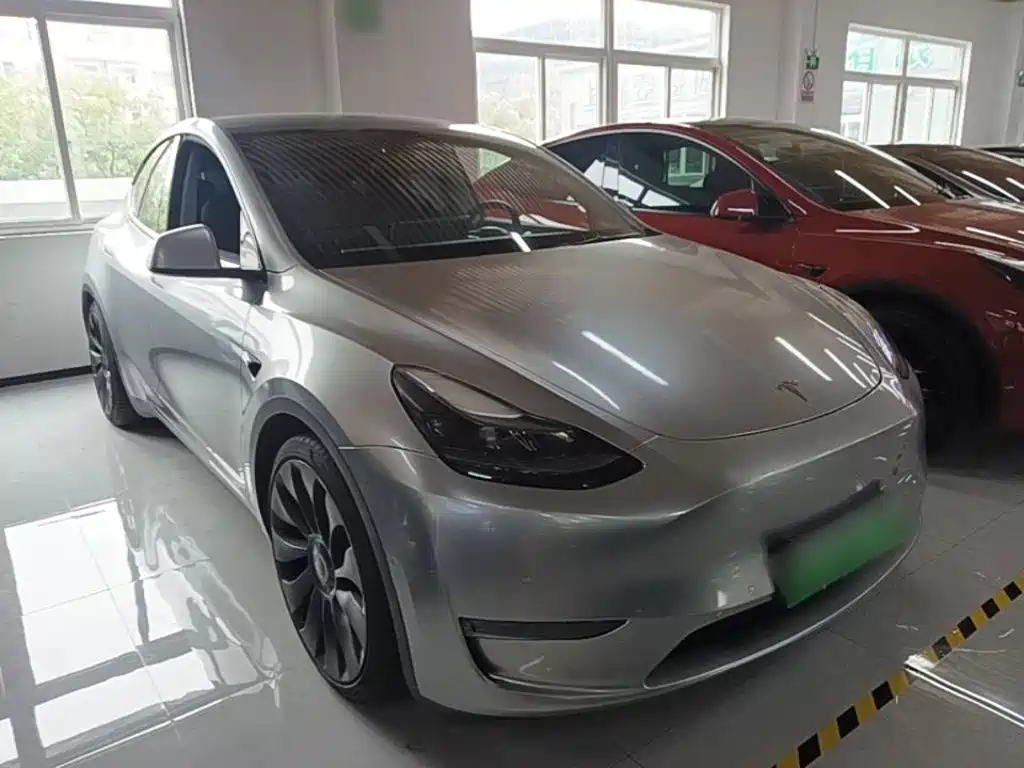 Tesla Model Y — фото 4