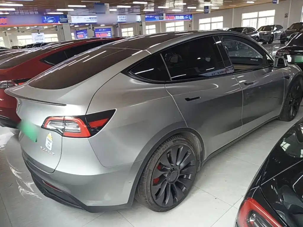 Tesla Model Y — фото 7