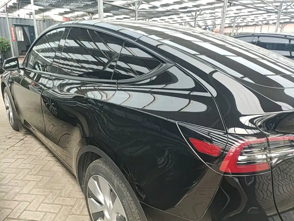 Tesla Model Y — фото 5
