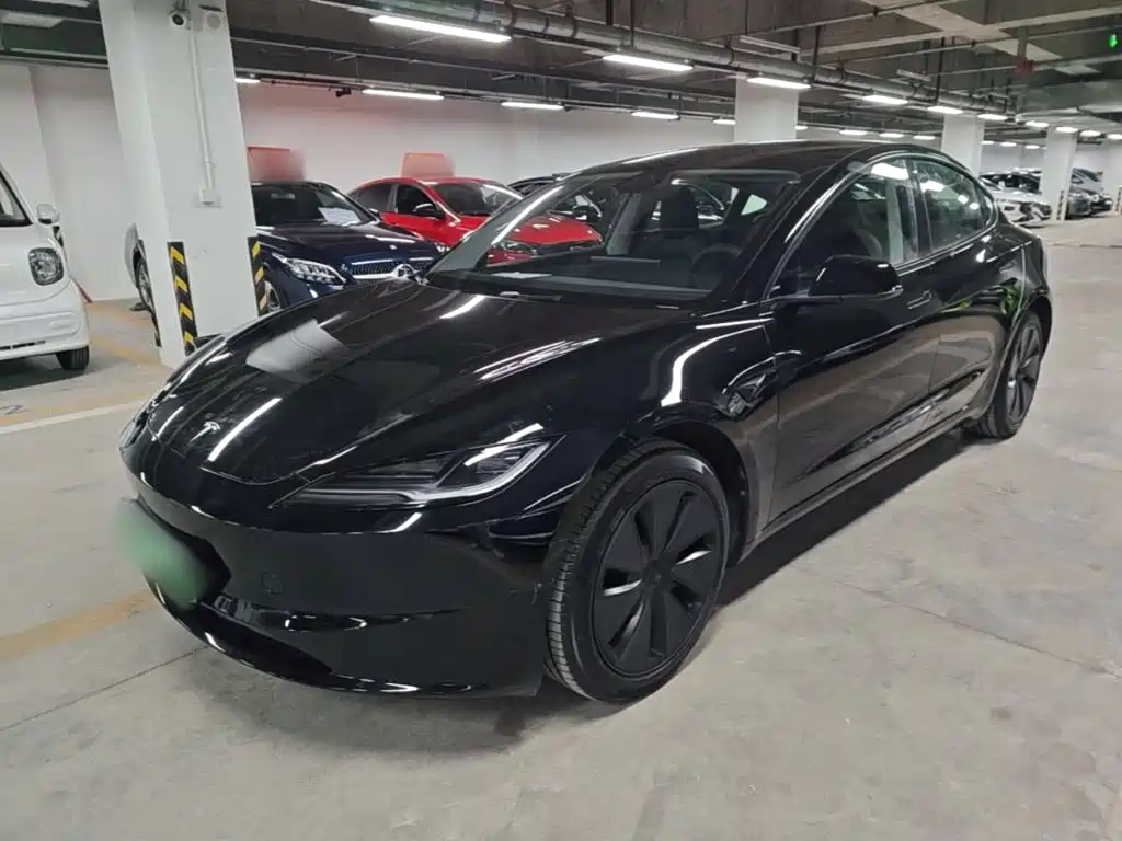 Tesla Model 3 — фото 2