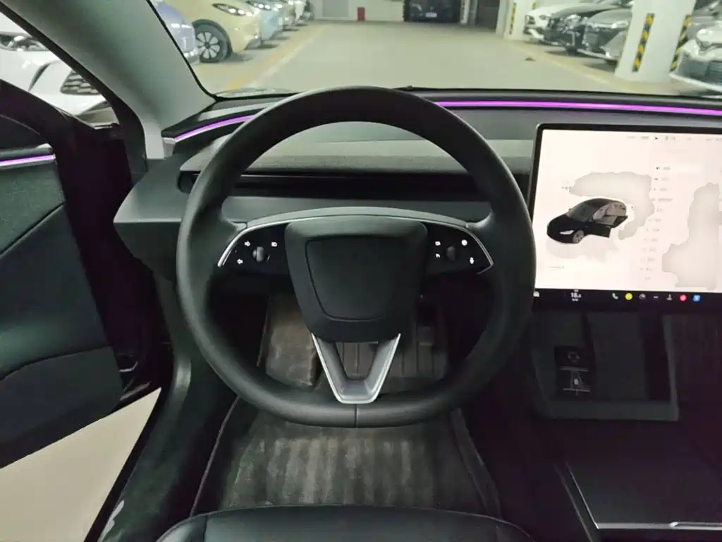 Tesla Model 3 — фото 11