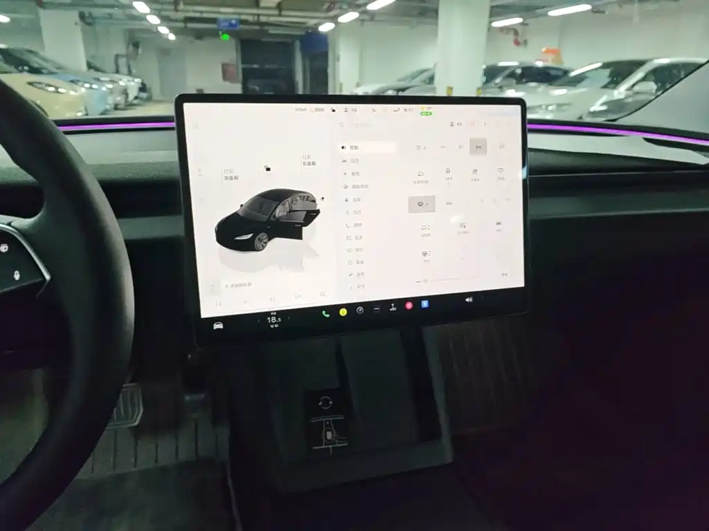 Tesla Model 3 — фото 13