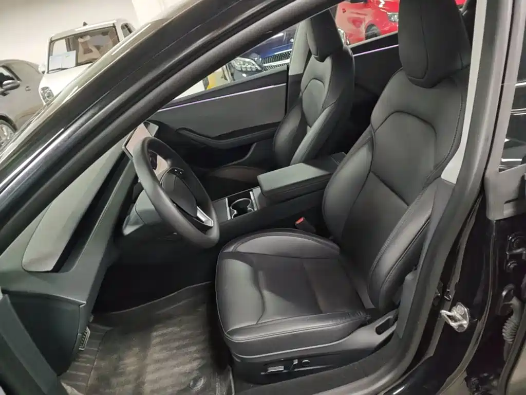 Tesla Model 3 — фото 15