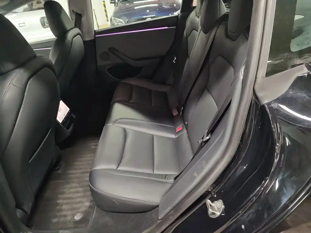 Tesla Model 3 — фото 17