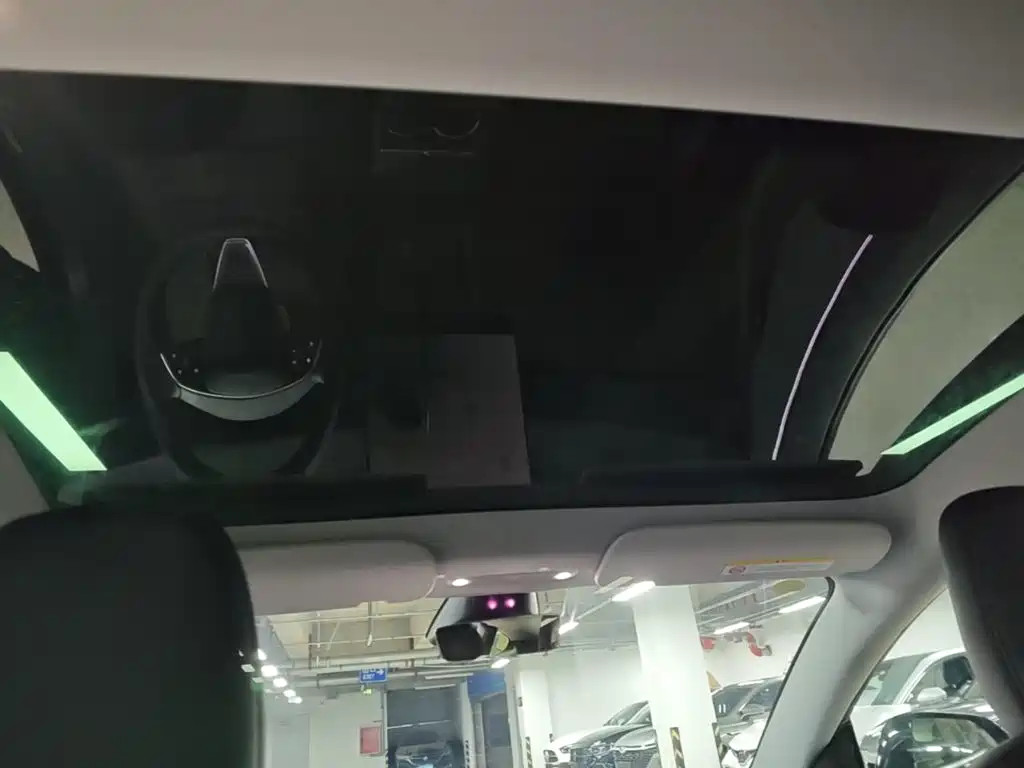 Tesla Model 3 — фото 18