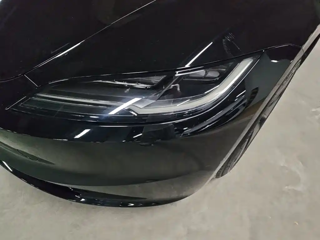Tesla Model 3 — фото 24
