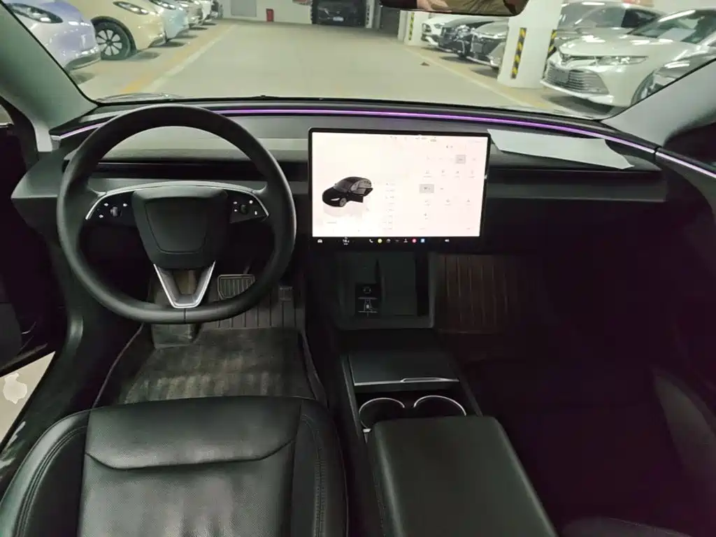 Tesla Model 3 — фото 10