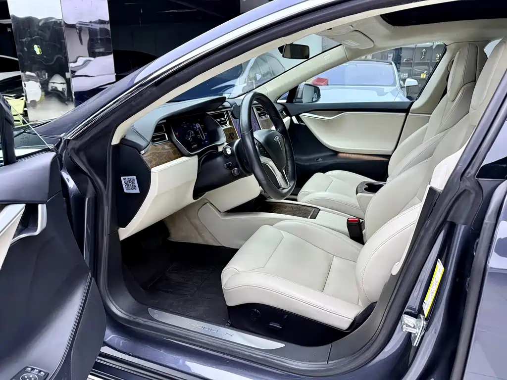 Tesla Model S — фото 4