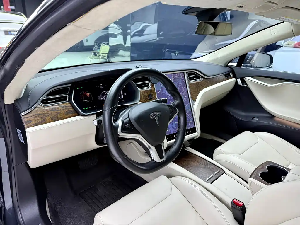 Tesla Model S — фото 5
