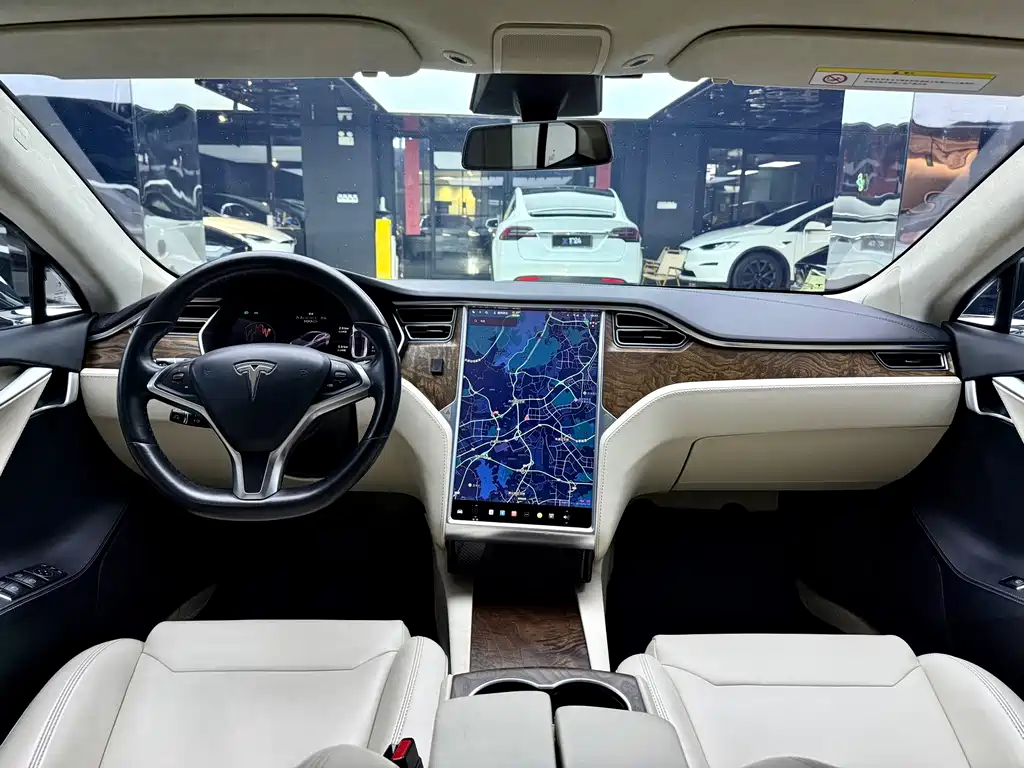 Tesla Model S — фото 8