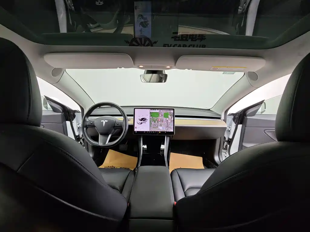 Tesla Model 3 — фото 18