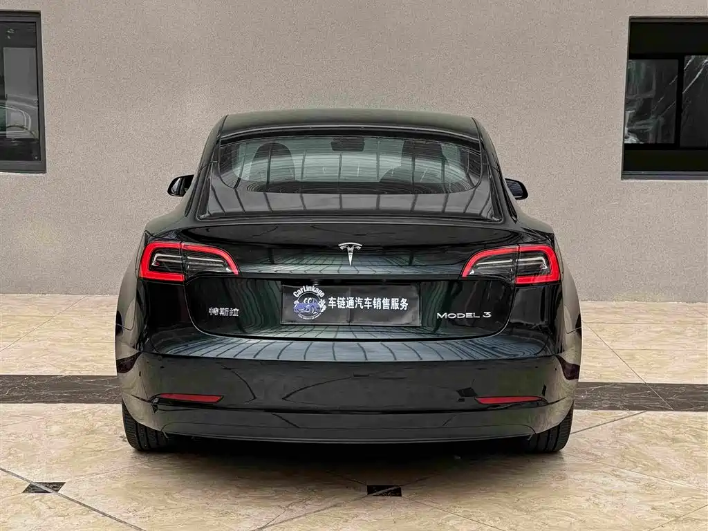 Tesla Model 3 — фото 12