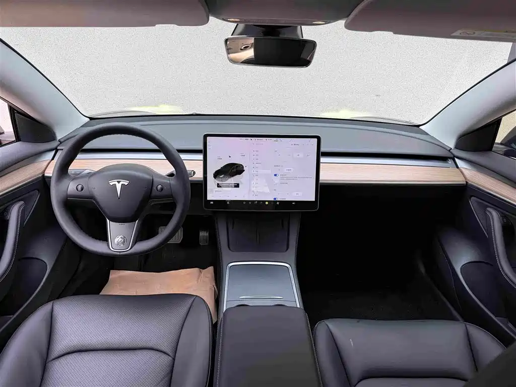Tesla Model 3 — фото 6