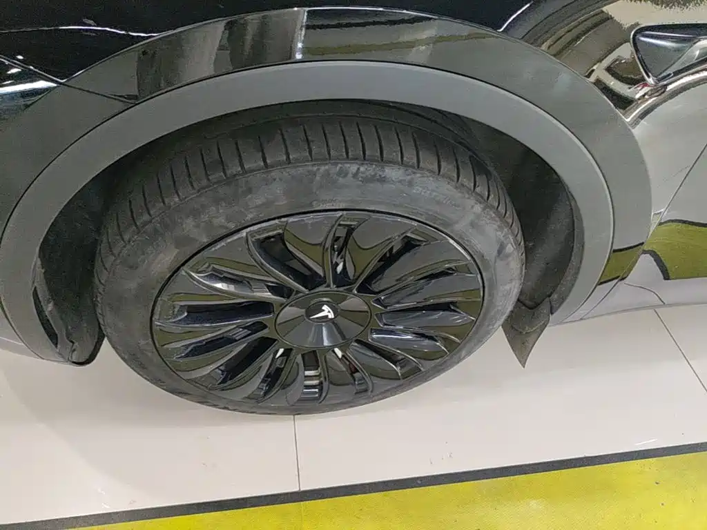 Tesla Model Y — фото 23
