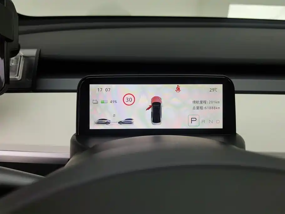Tesla Model Y — фото 14