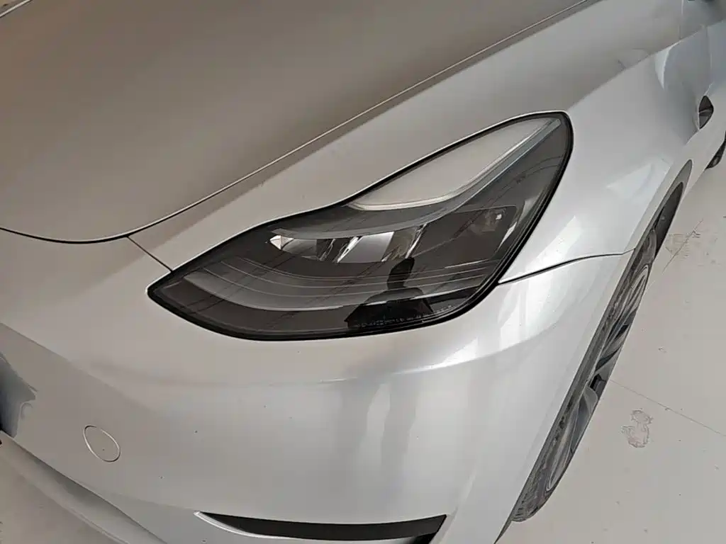 Tesla Model Y — фото 24