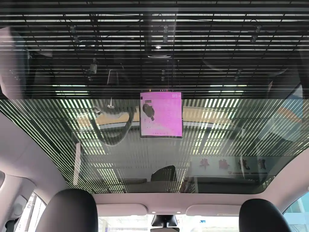 Tesla Model Y — фото 18