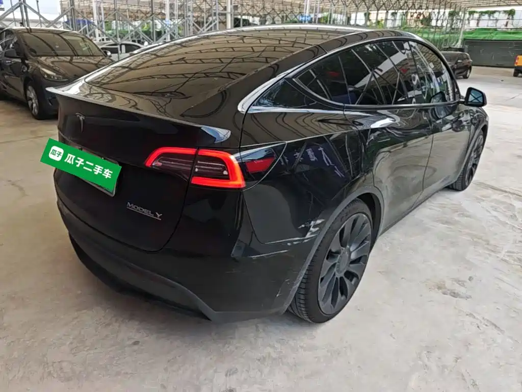 Tesla Model Y — фото 7
