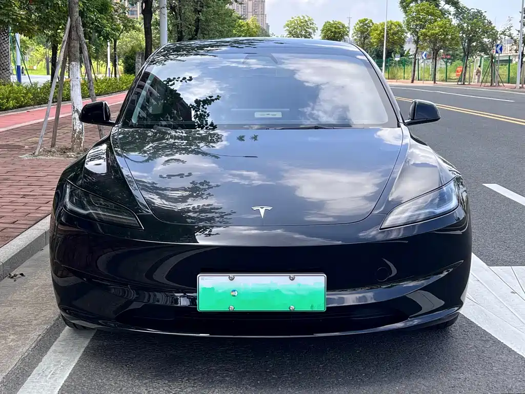 Tesla Model 3 — фото 2