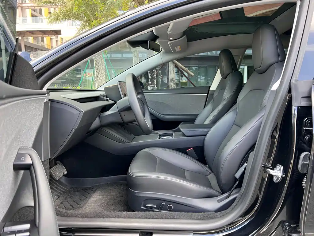 Tesla Model 3 — фото 4