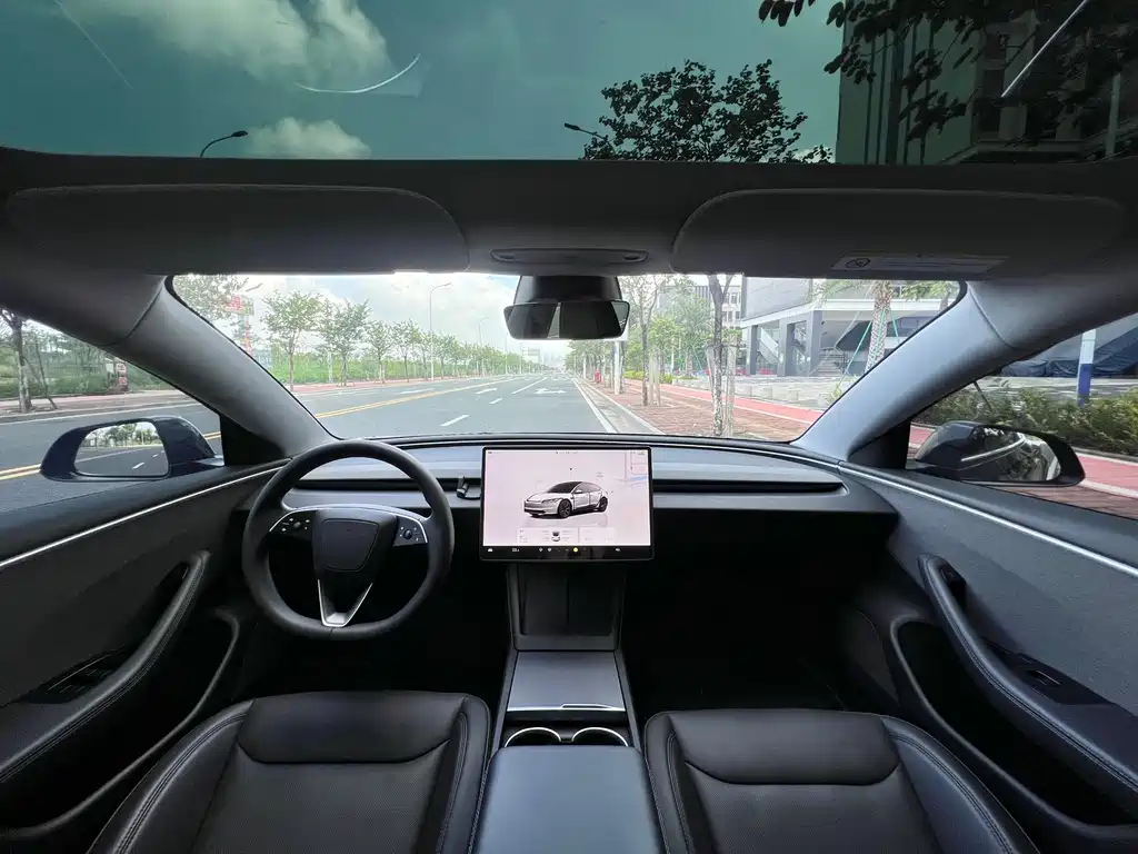 Tesla Model 3 — фото 5