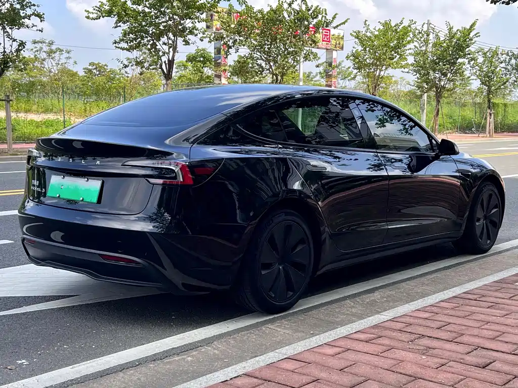 Tesla Model 3 — фото 7